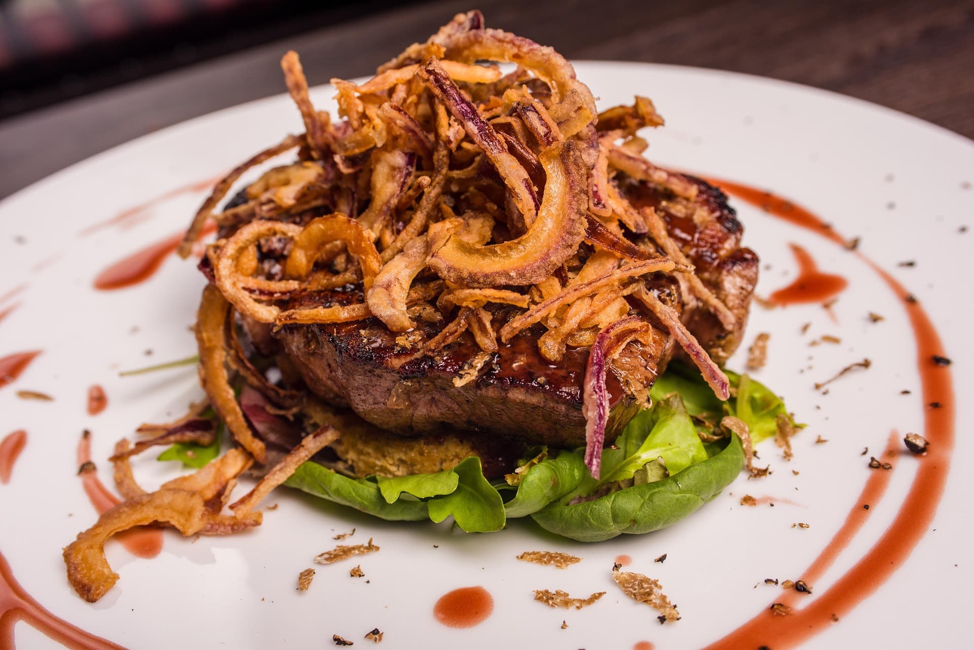Hamburger steak sauce brune